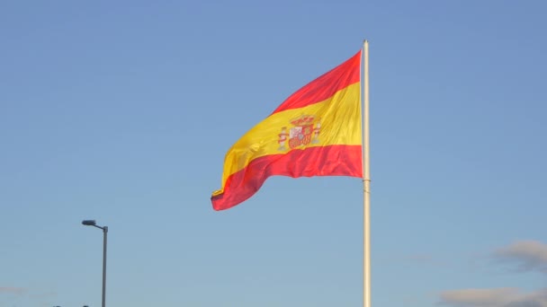 Ισπανική Σημαία Κυματίζει Μαδρίτη Ισπανία — Αρχείο Βίντεο