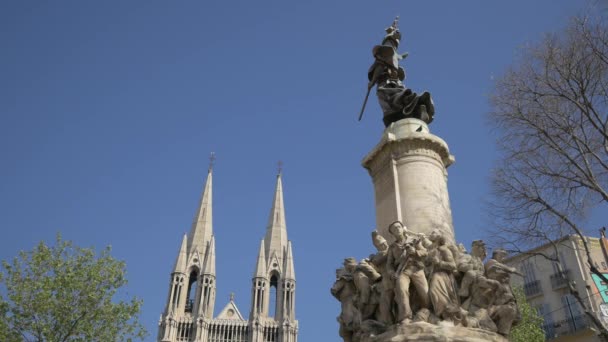 Monument Près Des Tours Église — Video