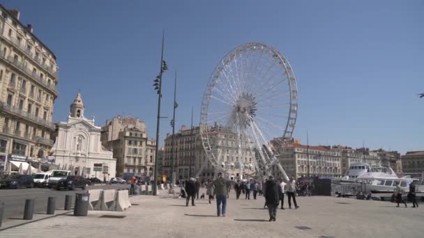 Människor Vid Ett Pariserhjul Kvadrat — Stockvideo