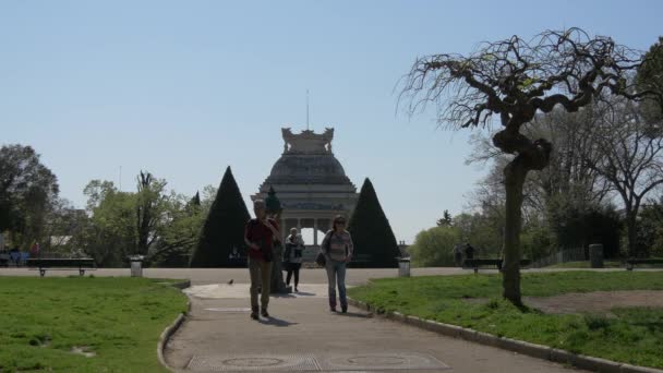 マルセイユのロンシャン公園の路地 — ストック動画