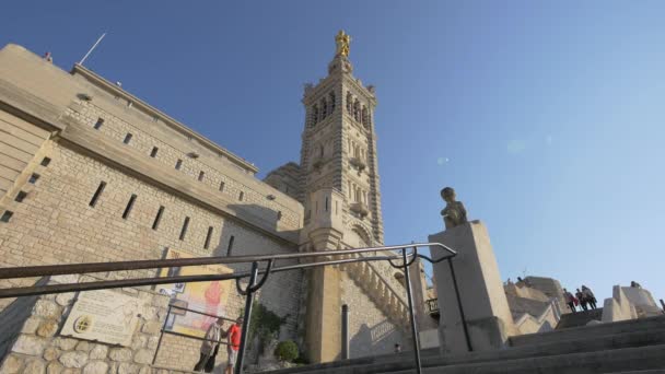 Ένα Άγαλμα Κοντά Στην Παναγία Των Παρισίων Μασσαλία — Αρχείο Βίντεο