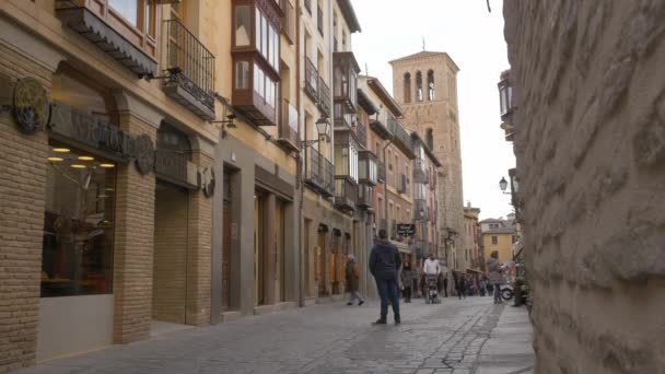 Torre Mudejar Och Andra Byggnader Gatan — Stockvideo