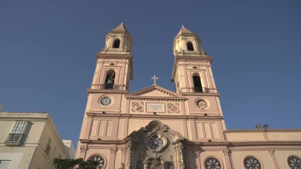 Klocktornen Kyrka — Stockvideo