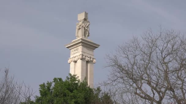 Sculptures Sur Dessus Une Colonne — Video