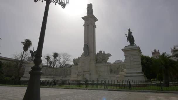 Inclinación Del Monumento Constitución Cádiz — Vídeos de Stock