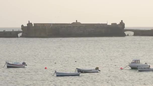 Barcos Ancorados Flutuando Mar — Vídeo de Stock