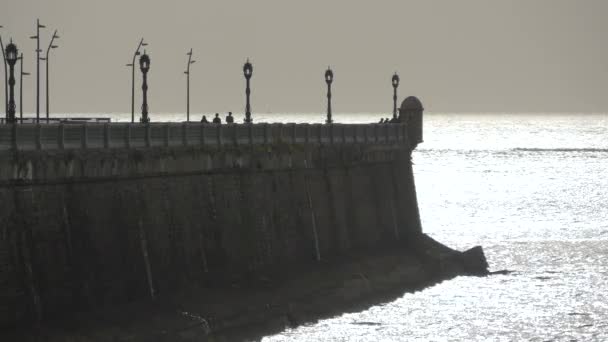Baksteen Muur Van Een Promenade Bij Zee — Stockvideo