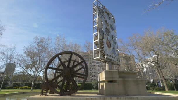 Antoni Clave Monument Barcelona — Stock Video