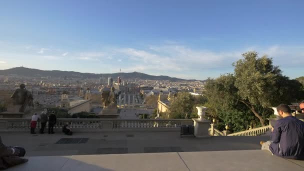 Turister Besöker National Palace Barcelona — Stockvideo