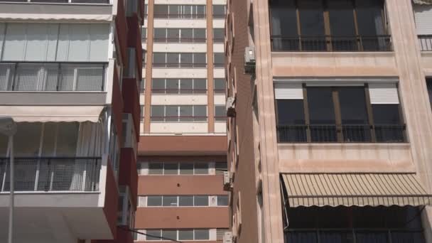 Vista Inclinada Hacia Arriba Del Edificio Beni Beach — Vídeo de stock