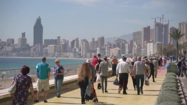 Procházka Promenádě Benidorm — Stock video