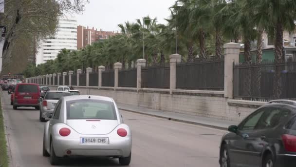 Autos Fahren Auf Einer Straße — Stockvideo