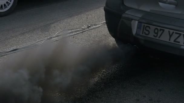 Carros Começar Corrida Deixar Fumo Para Trás — Vídeo de Stock