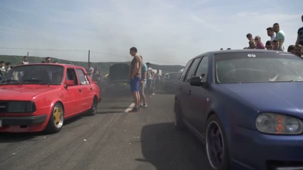 Coches Línea Salida — Vídeo de stock