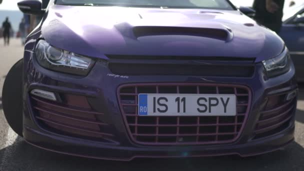 紫色の車のグリルとバンパー — ストック動画