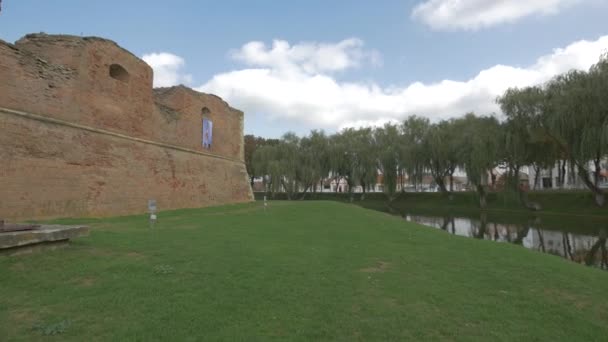 Lagoa Perto Uma Parede Fortaleza — Vídeo de Stock