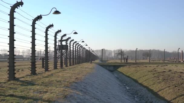 Elektrische Omheining Rond Auschwitz — Stockvideo