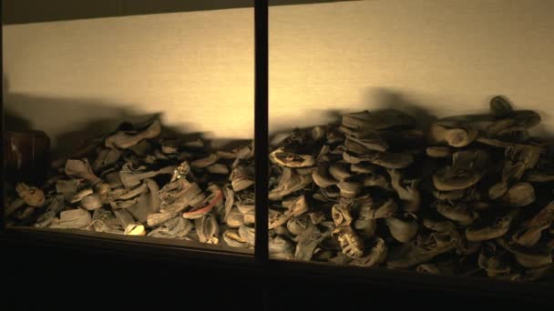 Обувь Жертв Освенциме — стоковое видео