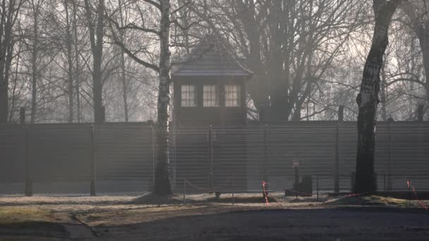 Wachttoren Elektrische Omheining Auschwitz — Stockvideo