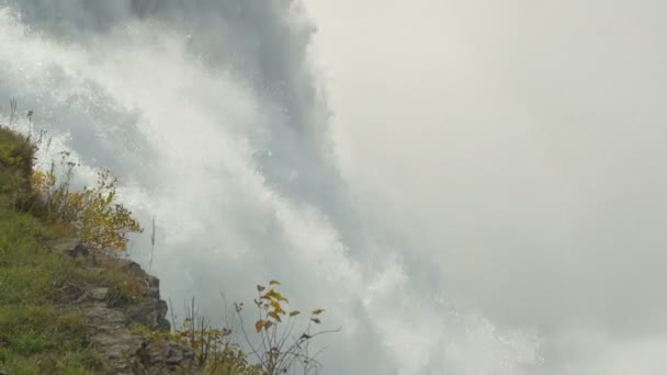 Tilt View Waterfall — Vídeo de Stock