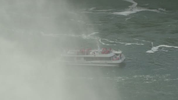 Sightseeing Boat Mist — Vídeo de Stock