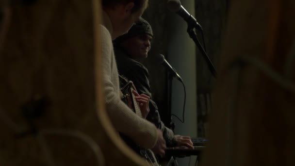 Eine Musikkapelle Spielt Ihre Instrumente — Stockvideo