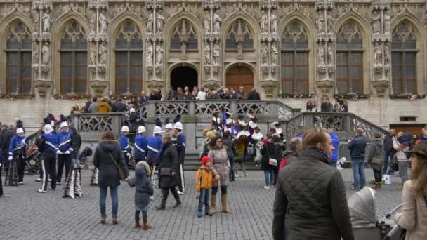 Tłum Przed Ratuszem Leuven — Wideo stockowe