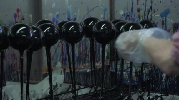 Primer Plano Globos Pintados Negro — Vídeos de Stock