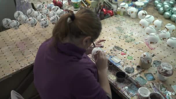 Una Mujer Pintando Taller — Vídeo de stock