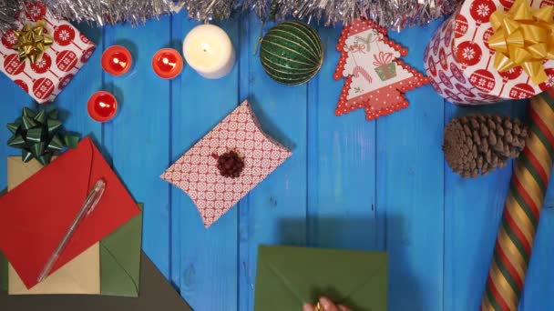 圣诞礼物和信封 — 图库视频影像
