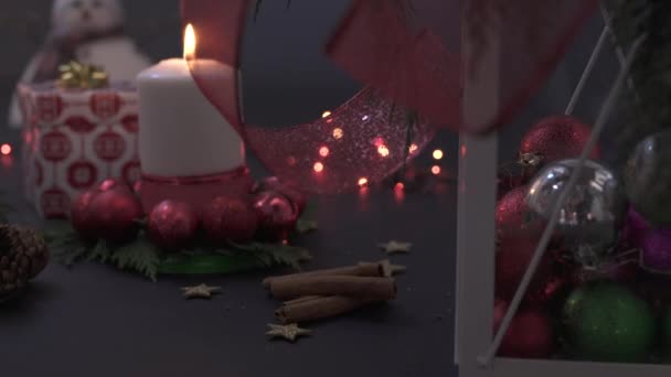Kaarsen Een Kerstcadeau — Stockvideo