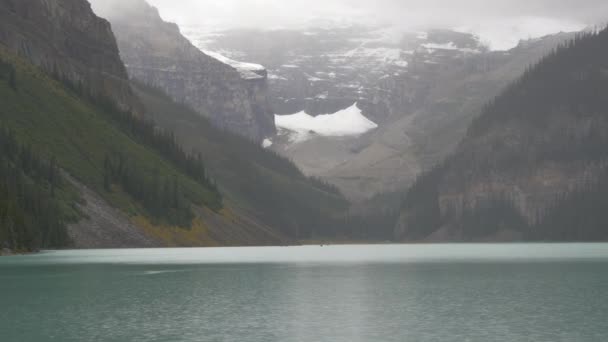 Pan Direita Lago Louise Parque Nacional Banff — Vídeo de Stock