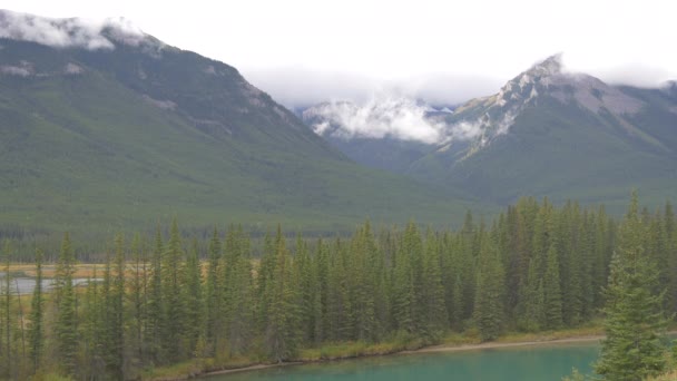 Picos Valles Montañosos Parque Nacional Banff — Vídeos de Stock
