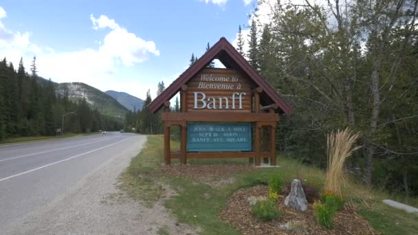 Banff National Park Welcome Sign — Stock Video