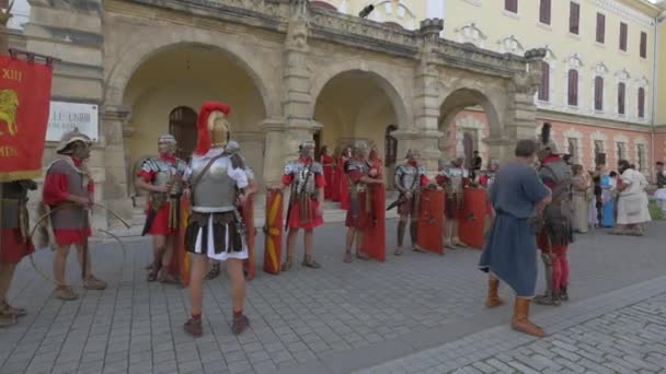 Römische Soldaten Stehen Schlange — Stockvideo