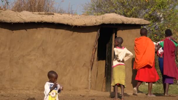 Frauen Und Kinder Masai Mara — Stockvideo