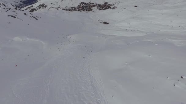 Vista Aérea Das Pistas Esqui Nas Montanhas — Vídeo de Stock