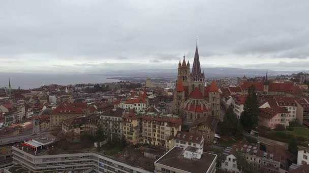 Luchtfoto Van Notre Dame Van Lausanne — Stockvideo