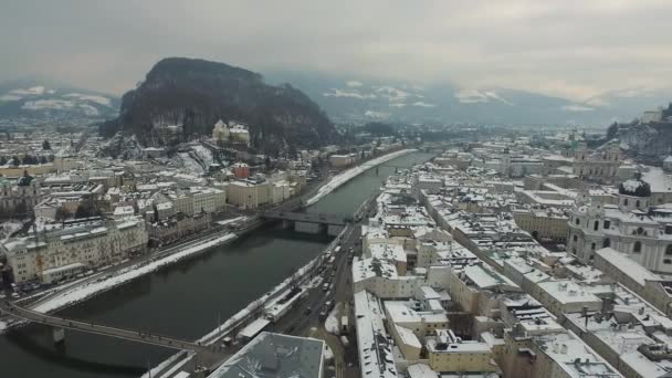 萨尔茨堡和萨尔茨赫河的空中景观 — 图库视频影像