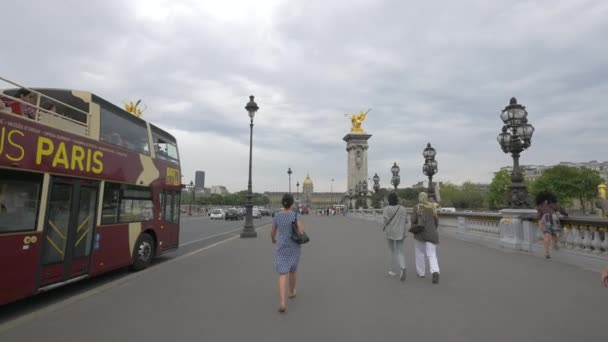 Caminando Por Pont Alexandre Iii París — Vídeo de stock