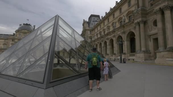 Olhando Para Dentro Pirâmide Louvre — Vídeo de Stock