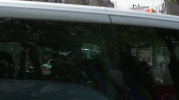บรถบนถนน Rue Pierre Charron — วีดีโอสต็อก
