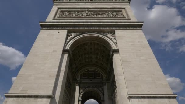 凯旋门拱廊的低角度 — 图库视频影像