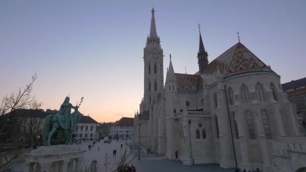 Kostel Matthias Při Západu Slunce Budapešti — Stock video