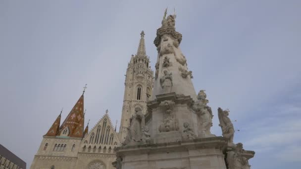 Statua Trójcy Kościół Matthiasa — Wideo stockowe
