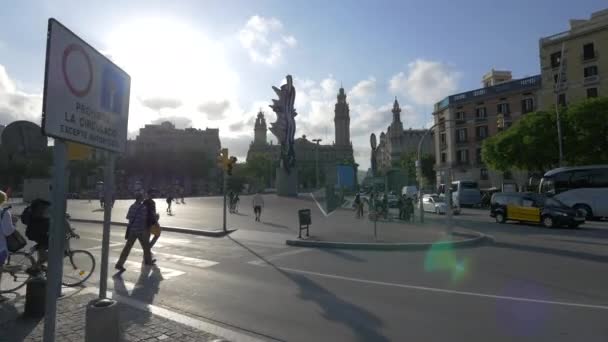 Скульптура Роя Ліхтенштейна Барселоні — стокове відео