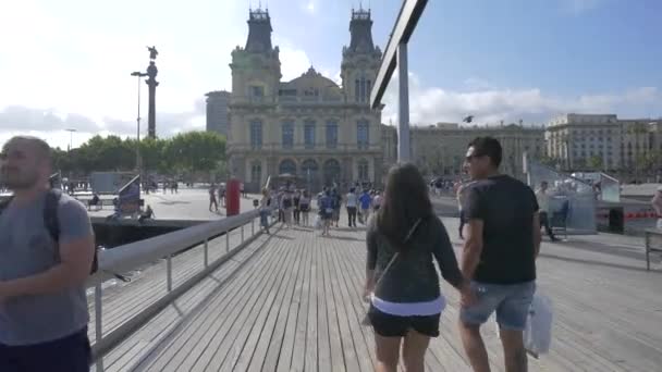 Здание Port Barcelona Видно Улицы Rambla Mar — стоковое видео