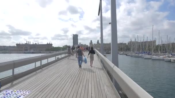 Gente Caminando Rambla Mar — Vídeo de stock