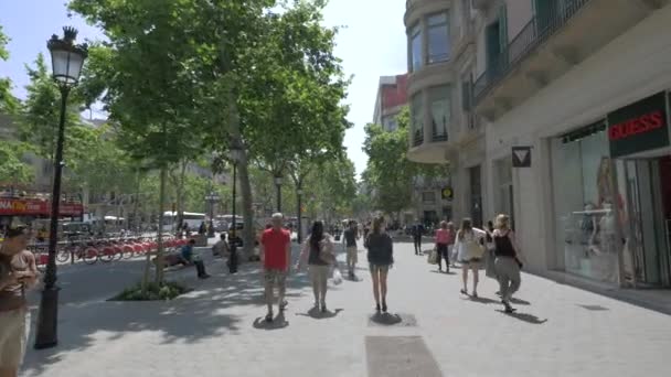 Caminhando Sobre Passeig Gracia Barcelona — Vídeo de Stock