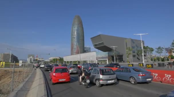 Trafic Près Tour Agbar Barcelone — Video